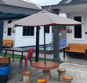 D' Lembah Pool Homestay Sekinchan